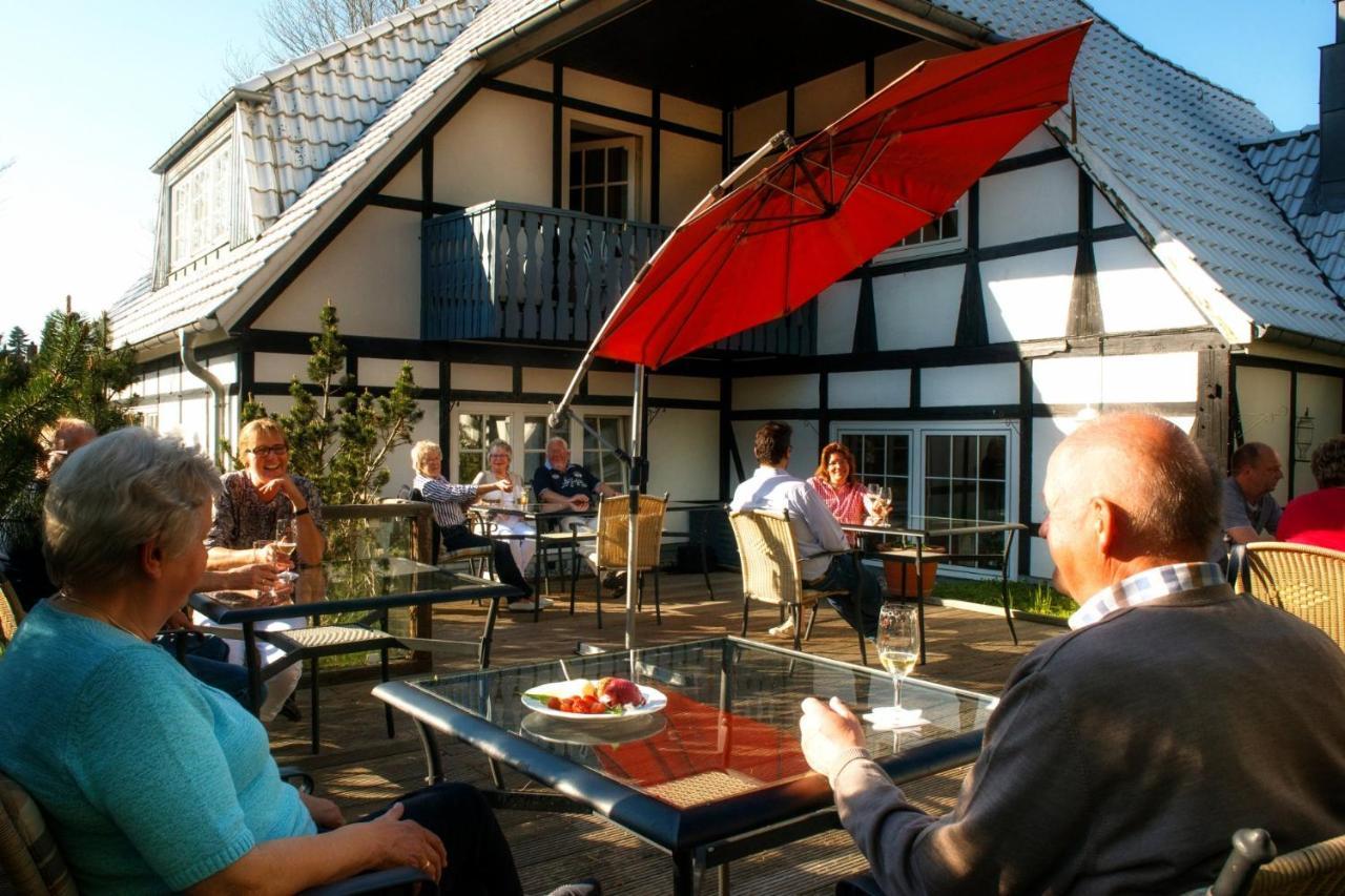 Hotel Weisser Hof Malente Exterior photo